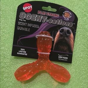 PlayStrong Scent-sations 5“ trident Peanut Butter scent infused Dog Toy